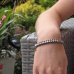 bransoletka z masy perłowej i hematytu. utkana na krośnie.