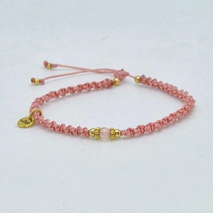 Bransoletka makrama w kolorze różowym z ozdobnymi złotymi koralikami i kamieniem jadeit- handmade biżuteria My DNA