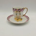 kolczyki ze złotej stali z naturalnym apatytem-nemo na filiżance