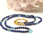 naszyjnik z lapis lazuli,apatytu i stali w kolorze złotym