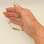 łancuszek,pierścionek ibransoletka niteczka z koralikow Miyuki,w tonacjach zieleni rozu i kremu